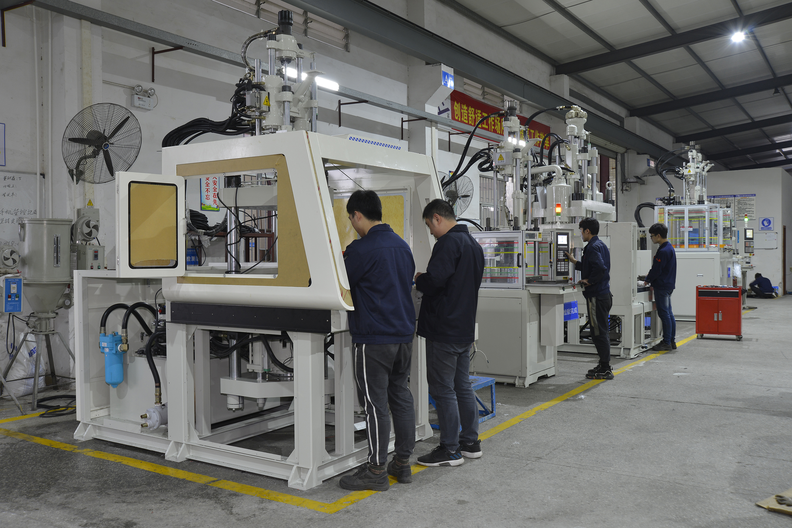 連接器注塑機(jī)廠家